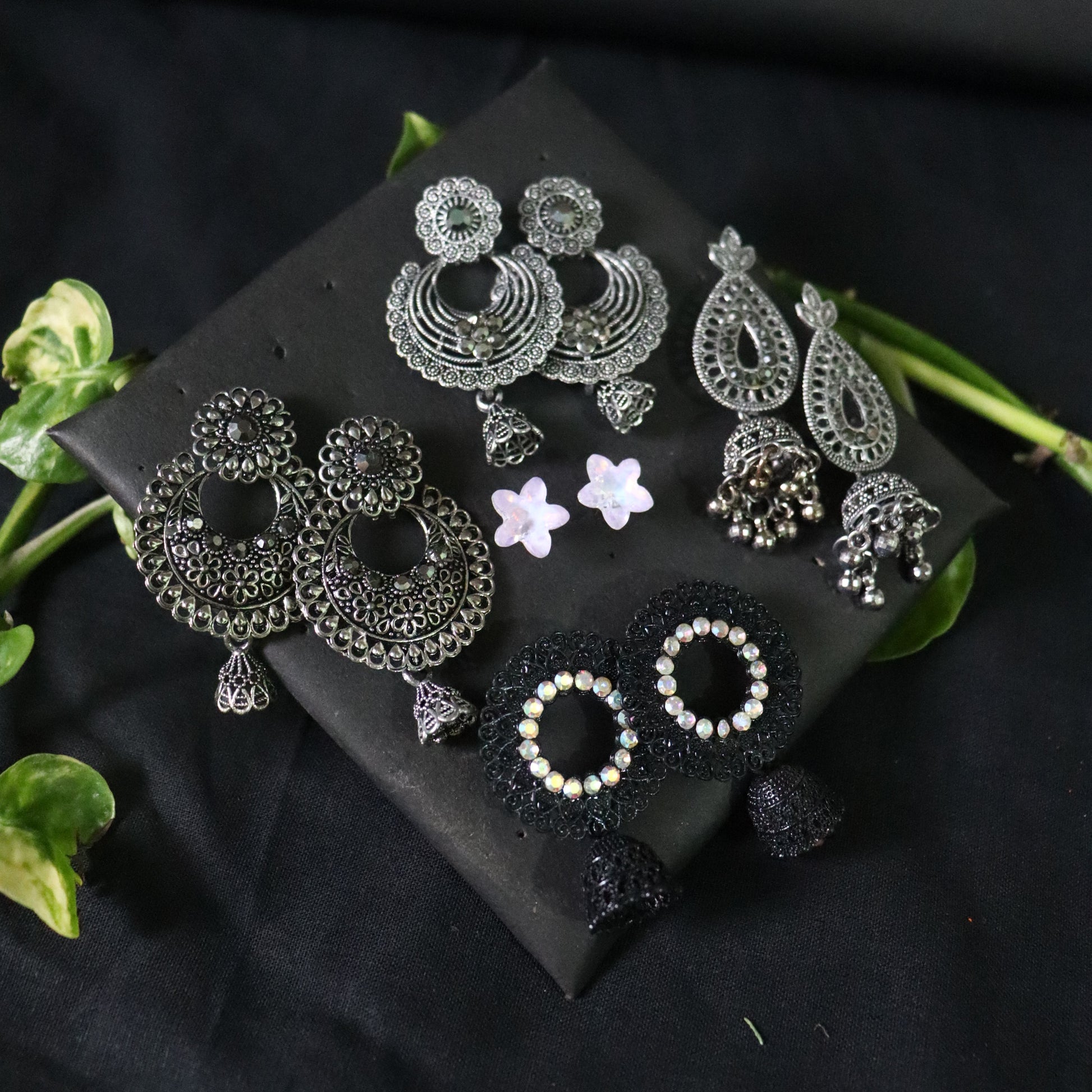 Noorika - 5 Earrings, One Stunning Box🌸 - Areumi