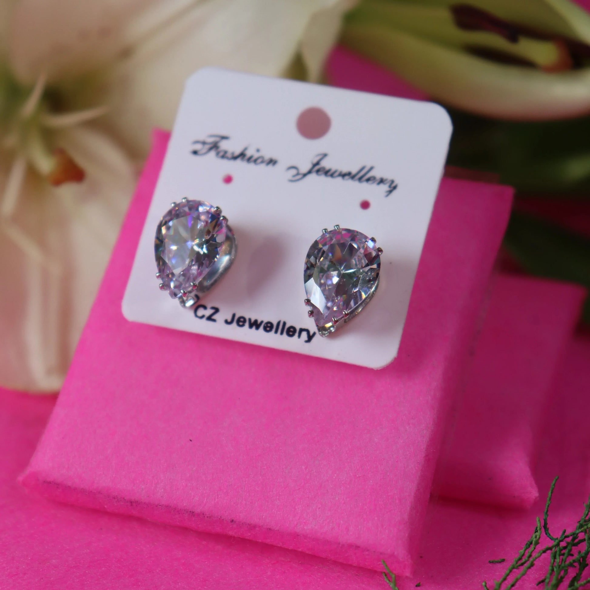 Aurora Teardrop Studs - Areumi