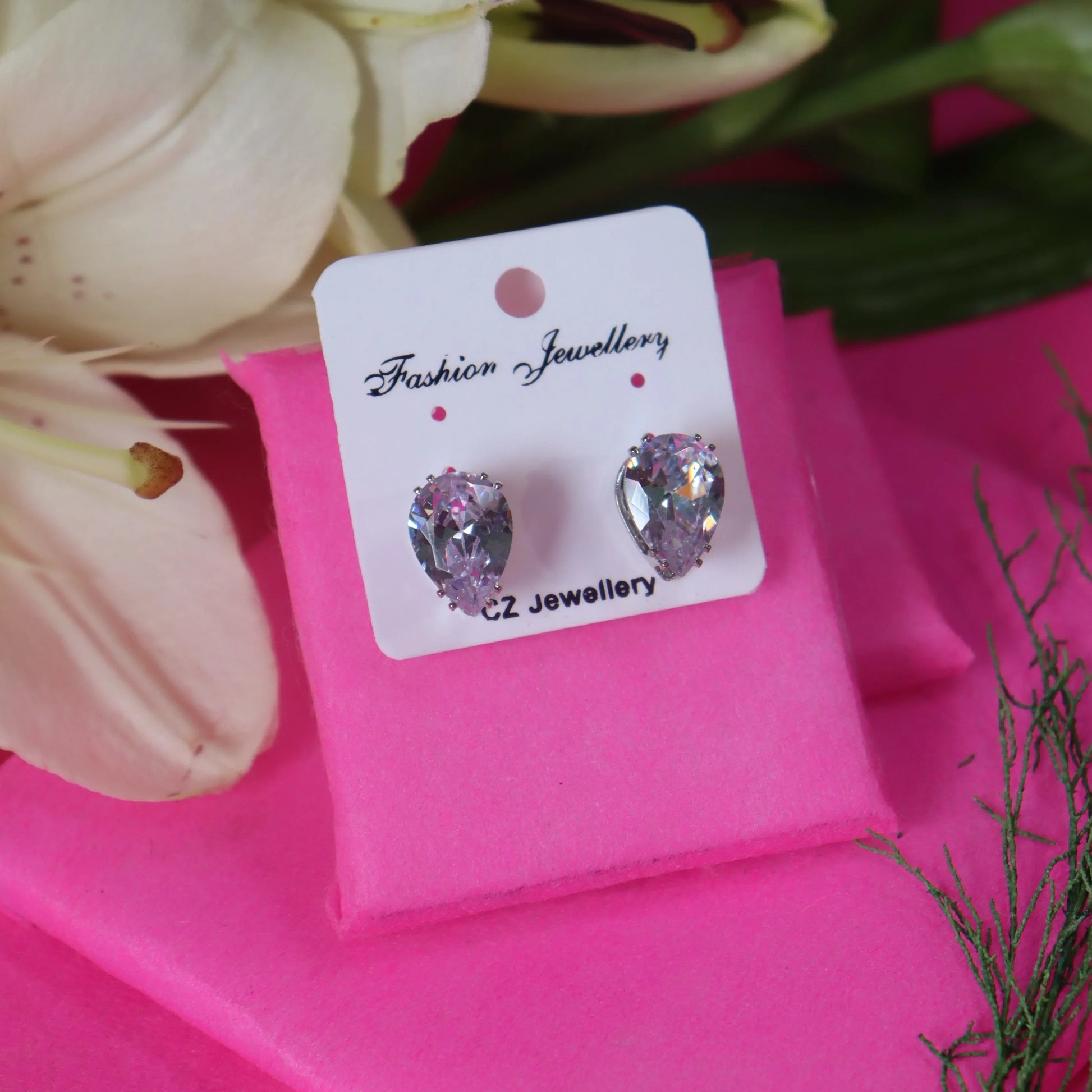 Aurora Teardrop Studs - Areumi