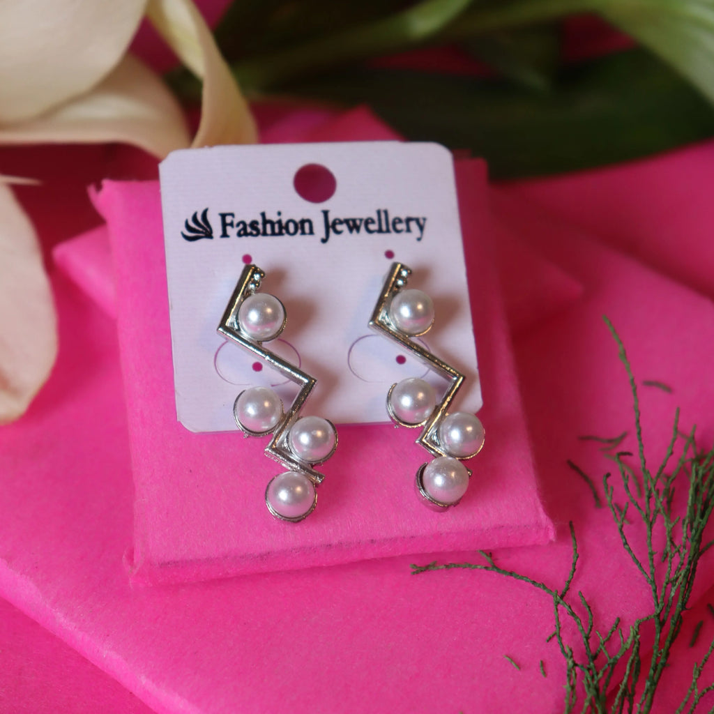 ZigZag Pearl Drop Earrings – "Pearl Pulse" - Areumi
