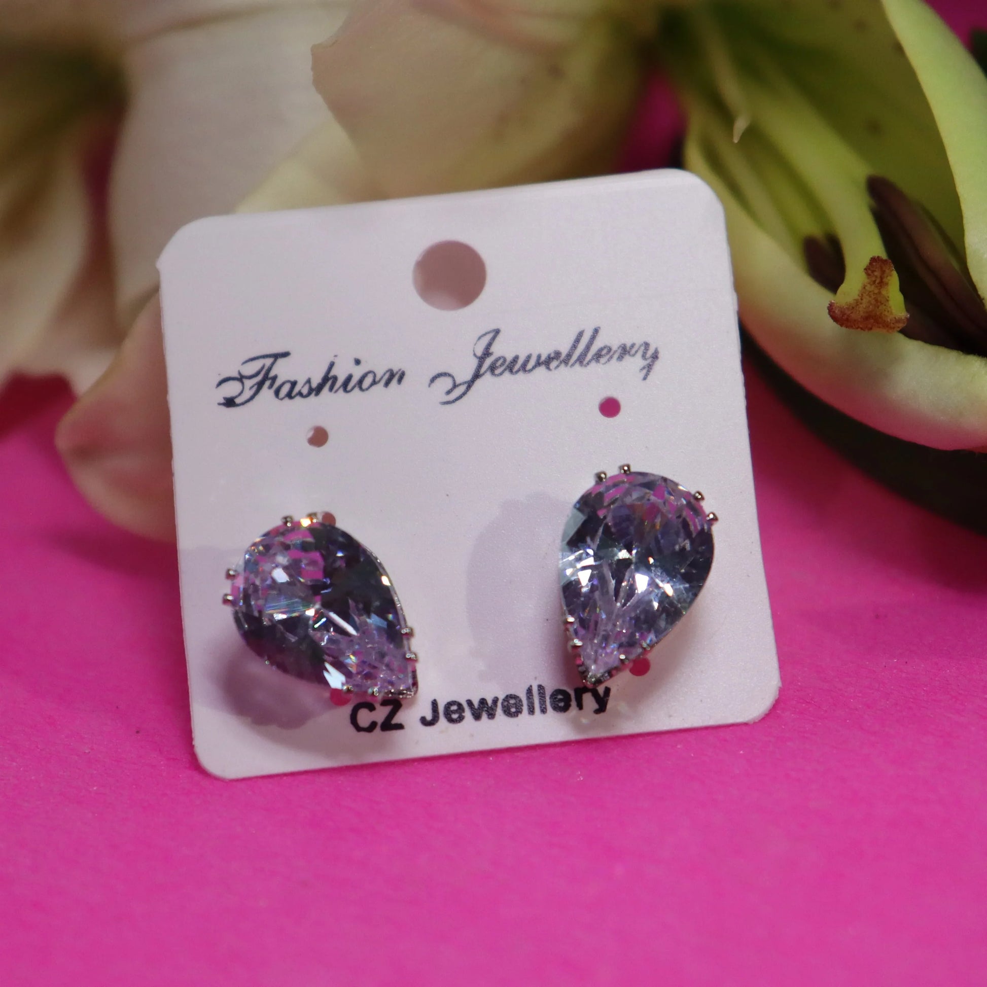 Aurora Teardrop Studs - Areumi