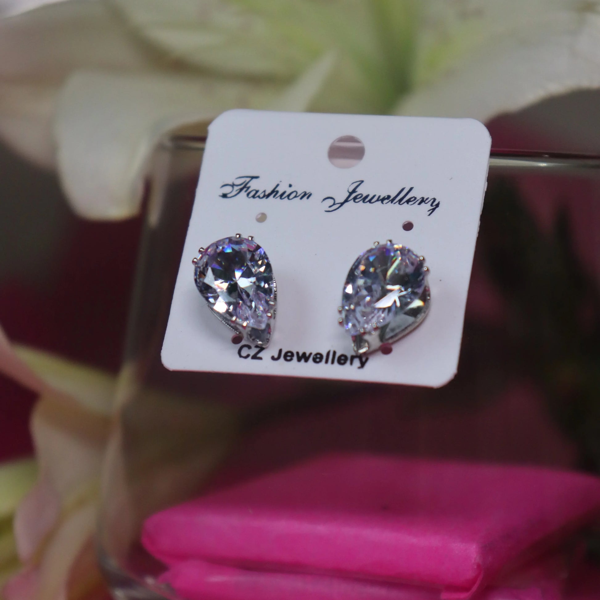 Aurora Teardrop Studs - Areumi
