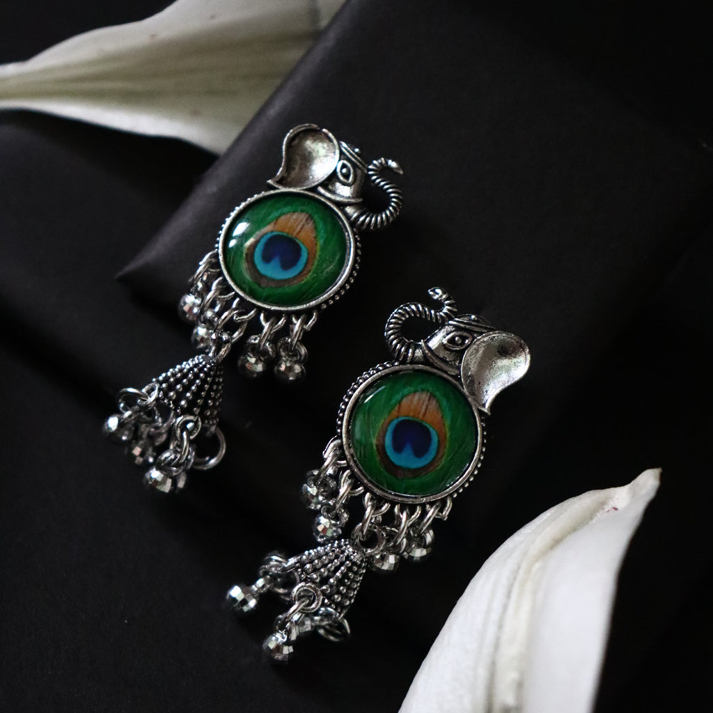 🦚 Mayura Trunk Charm Earrings - Areumi