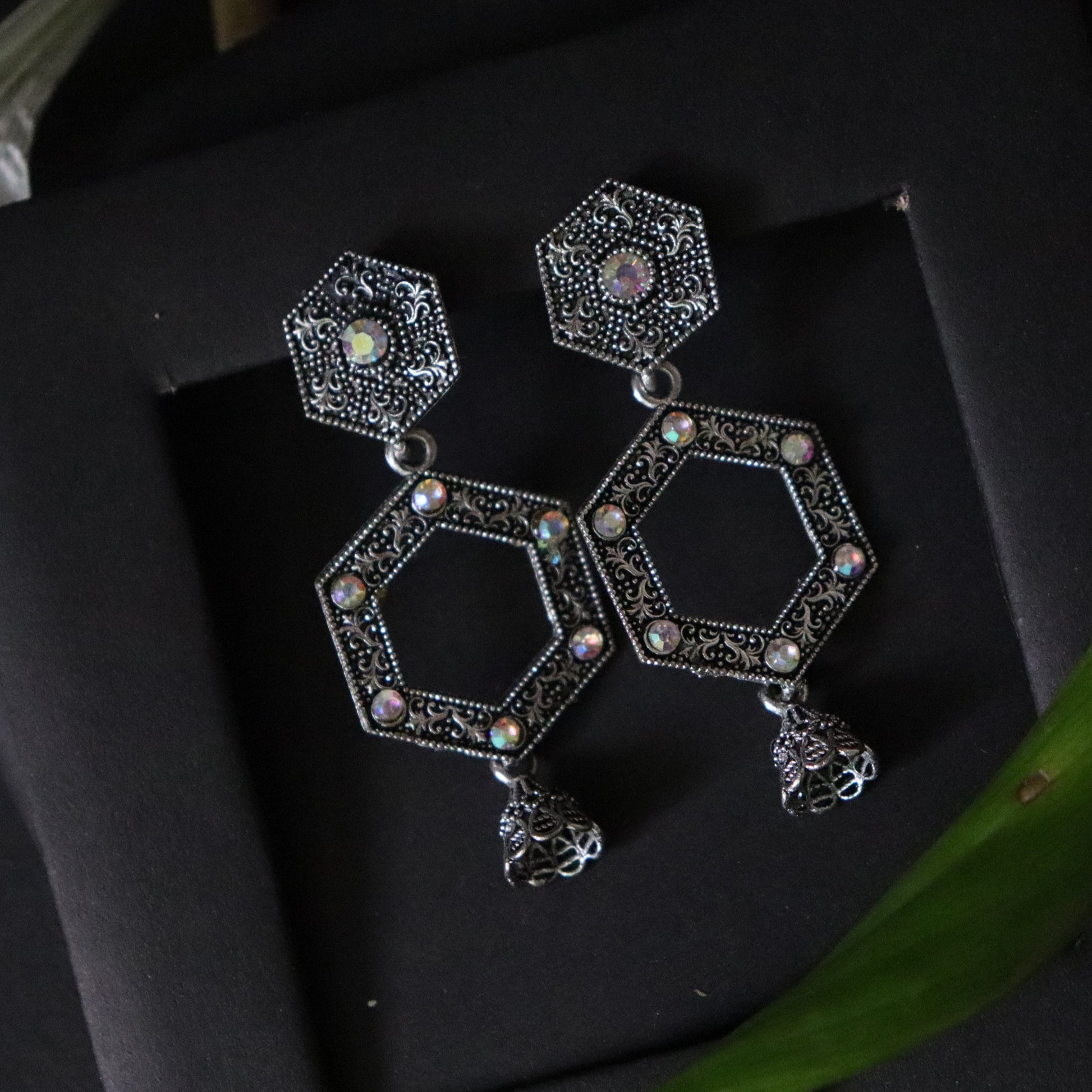Hexara Dangler Earrings - Areumi