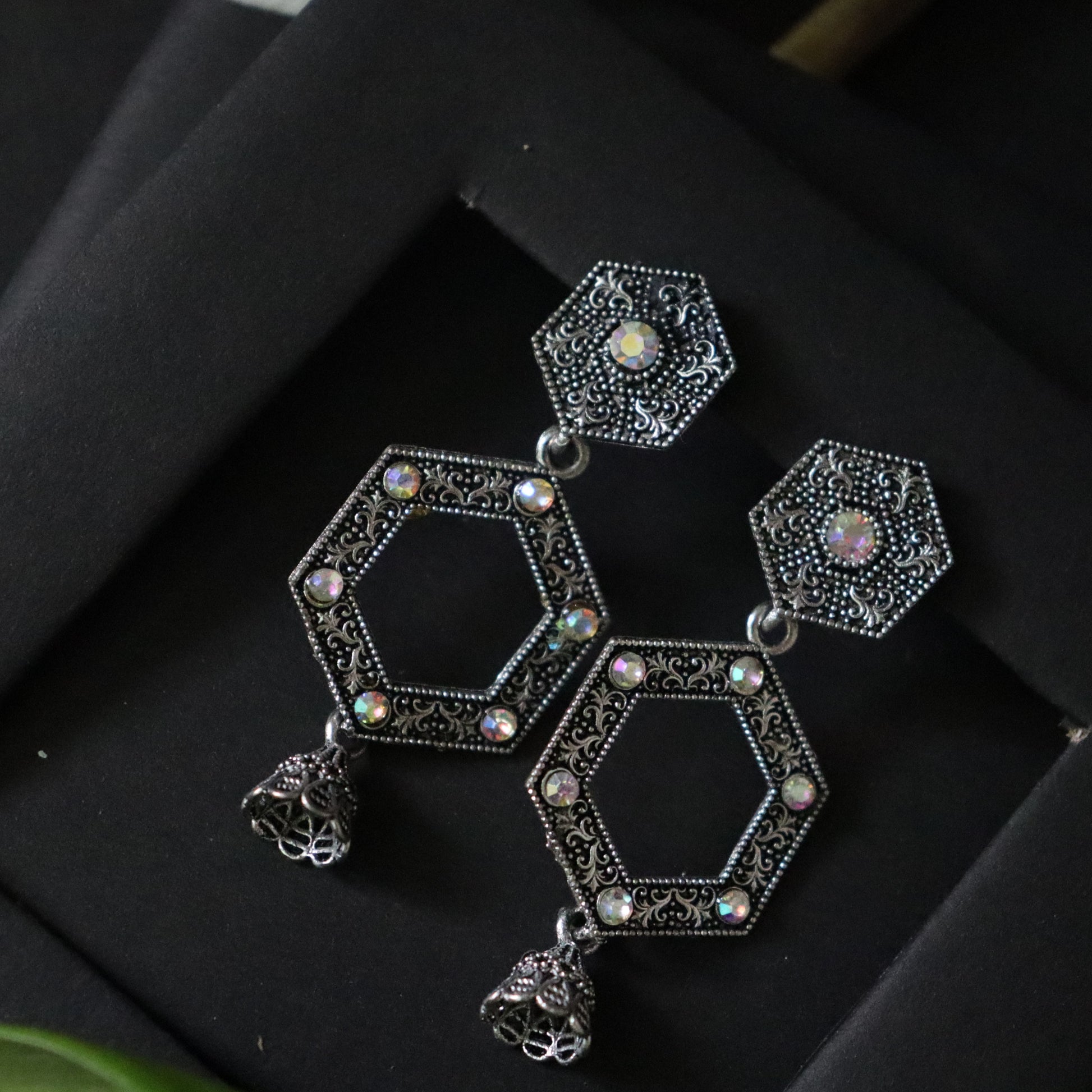 Hexara Dangler Earrings - Areumi