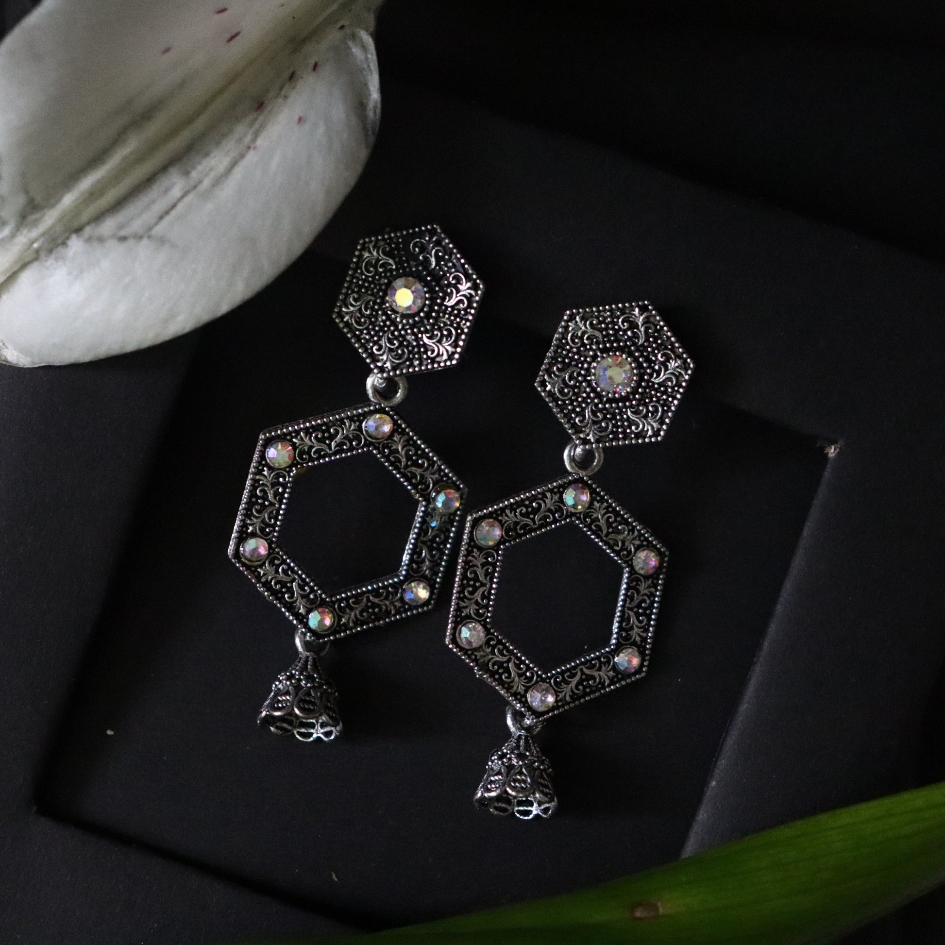 Hexara Dangler Earrings - Areumi
